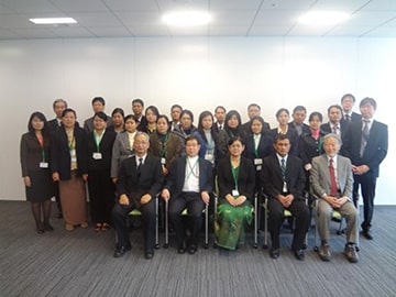 会議参加者の集合写真2