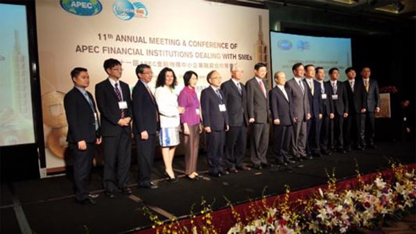 APEC中小企業金融機関会議での集合写真
