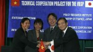 Signing ceremony on RD and the first Seminar in Vietnam1