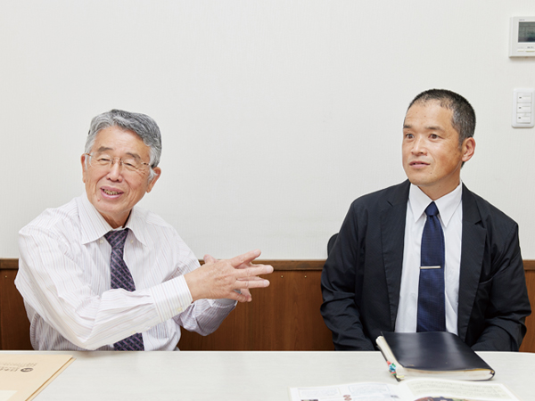 お互いにいい人に出会えたと笑顔の二人。