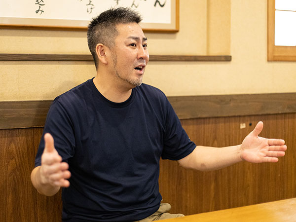 譲受側：香川氏