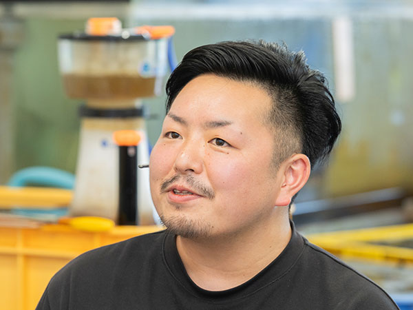 譲受側：青山氏