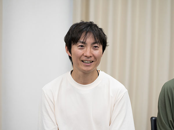 譲受側：佐藤氏