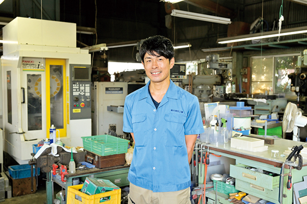 会社員から技術力の高い企業の経営者へ転身 プラスチック製品加工の技術を受け継ぐ