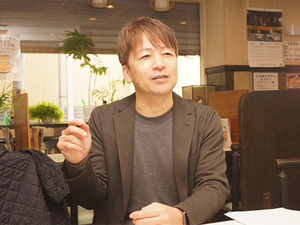 譲受側：小林氏