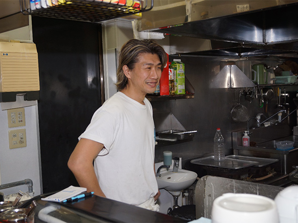 譲受側（店長）：阿部氏