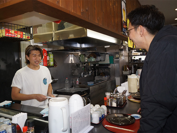 譲受側：横山氏