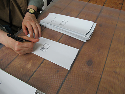 パッケージのイラストは全て手書きで制作